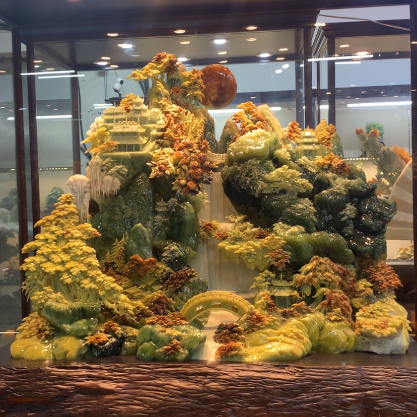 【闪购商品】蛇纹石玉未镶嵌摆件覆膜