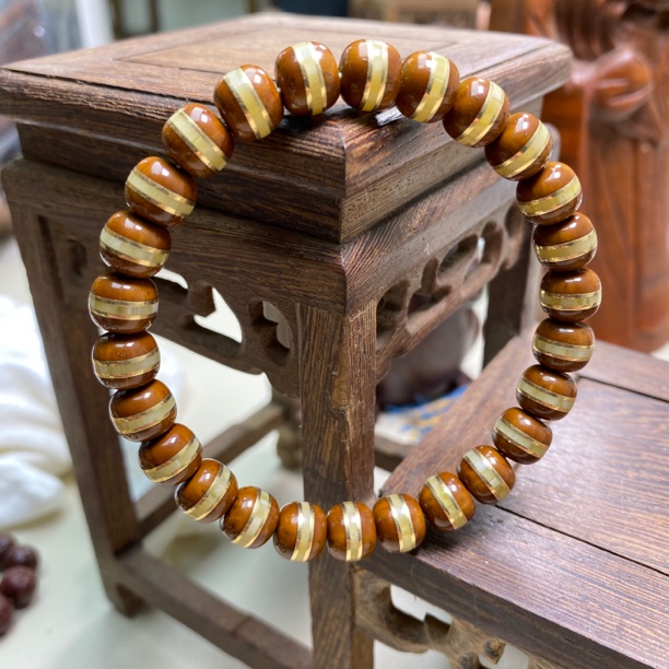 紫金鼠一线镶嵌蜡菩提单圈手串精工