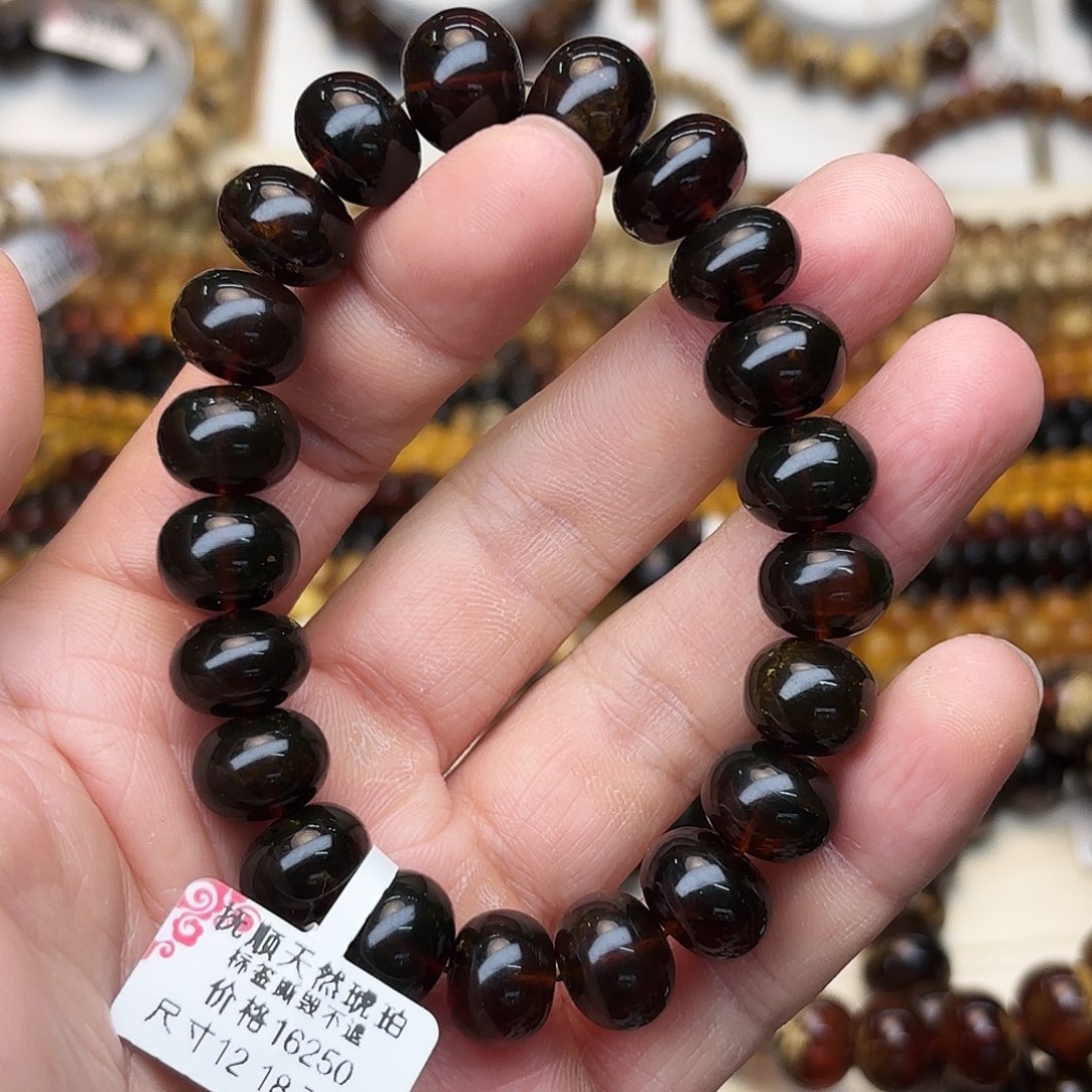 溜***熊琥珀未镶嵌裸石十二91617