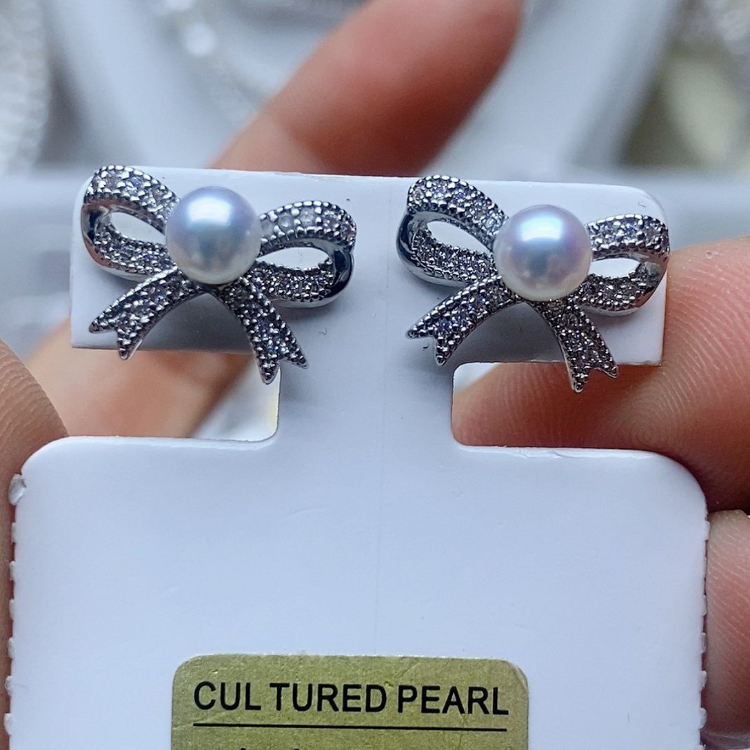 未镶嵌耳钉淡水珍珠