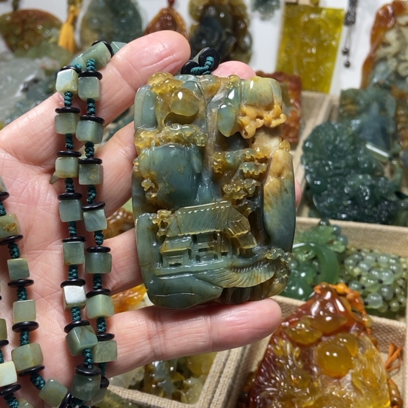 【闪购商品】未镶嵌蛇纹石玉颈饰兽*王