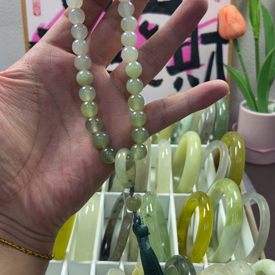 蛇纹石玉未镶嵌手镯811