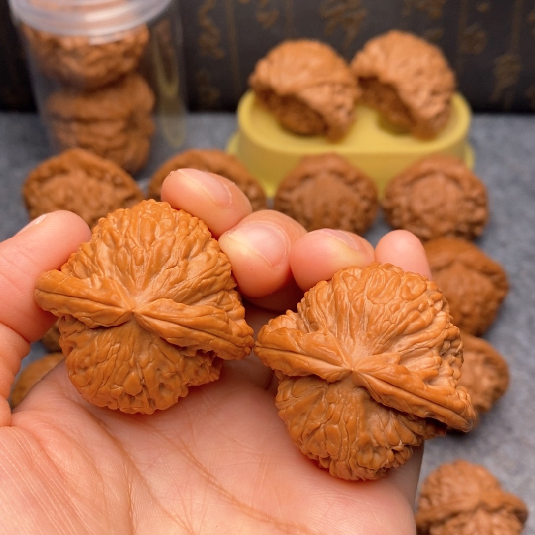 文玩核桃把件老树白狮子40全品