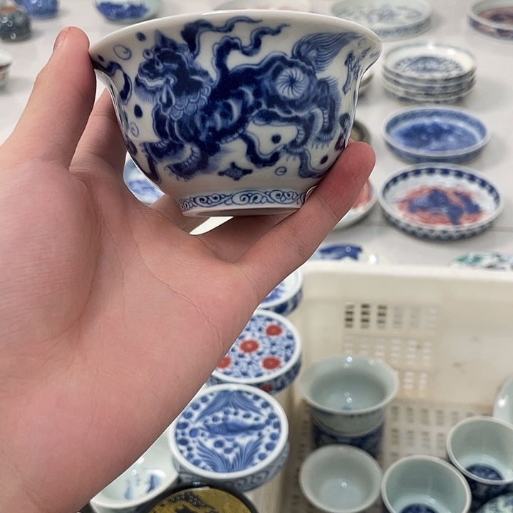 陶摆件景德镇狮子压手杯jj