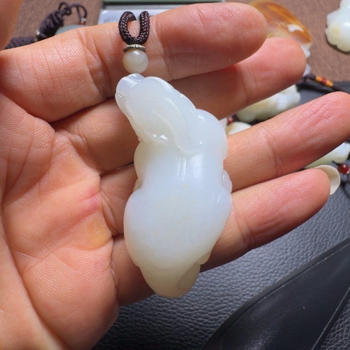 和田玉挂件未镶嵌星**?