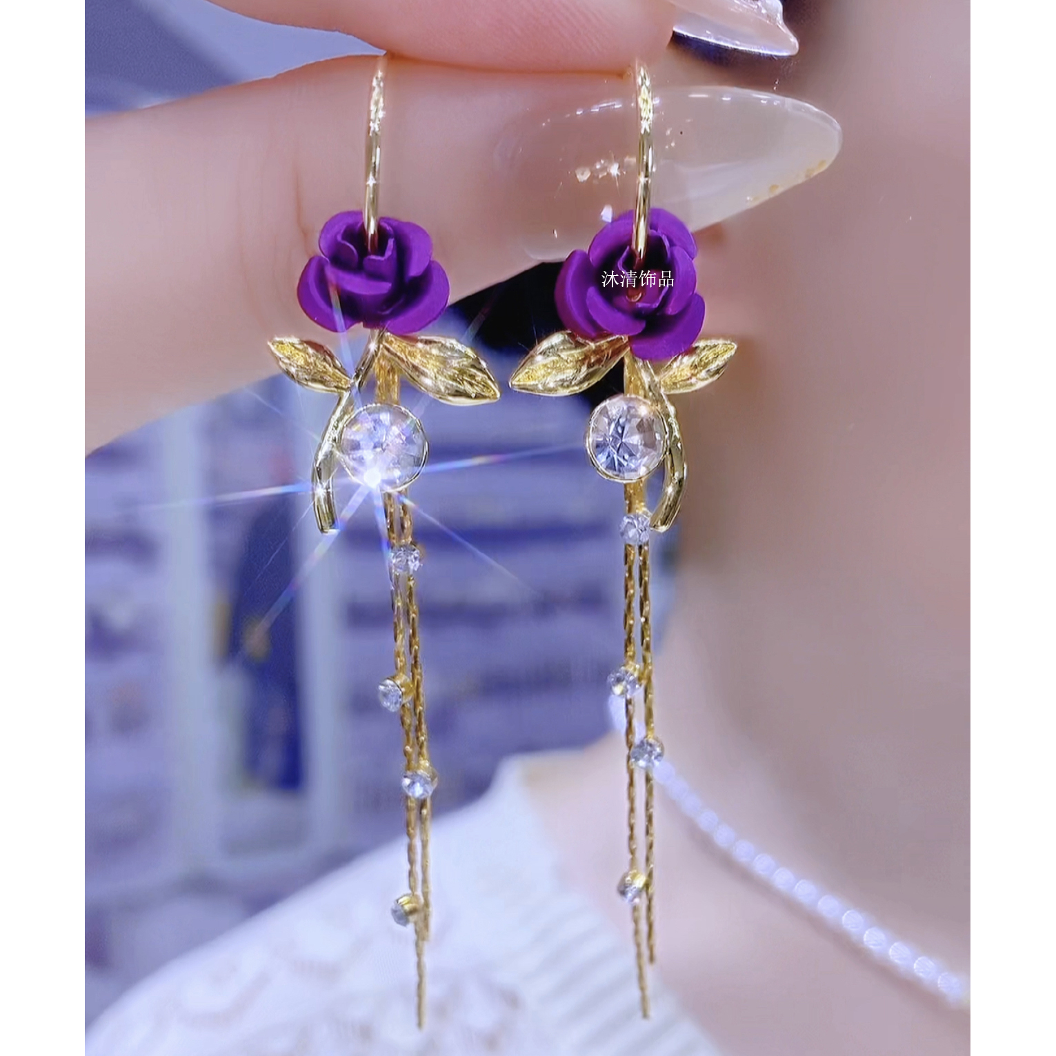 铜合金合成锆石耳饰 轻奢简约气质优雅百搭超仙花朵耳环