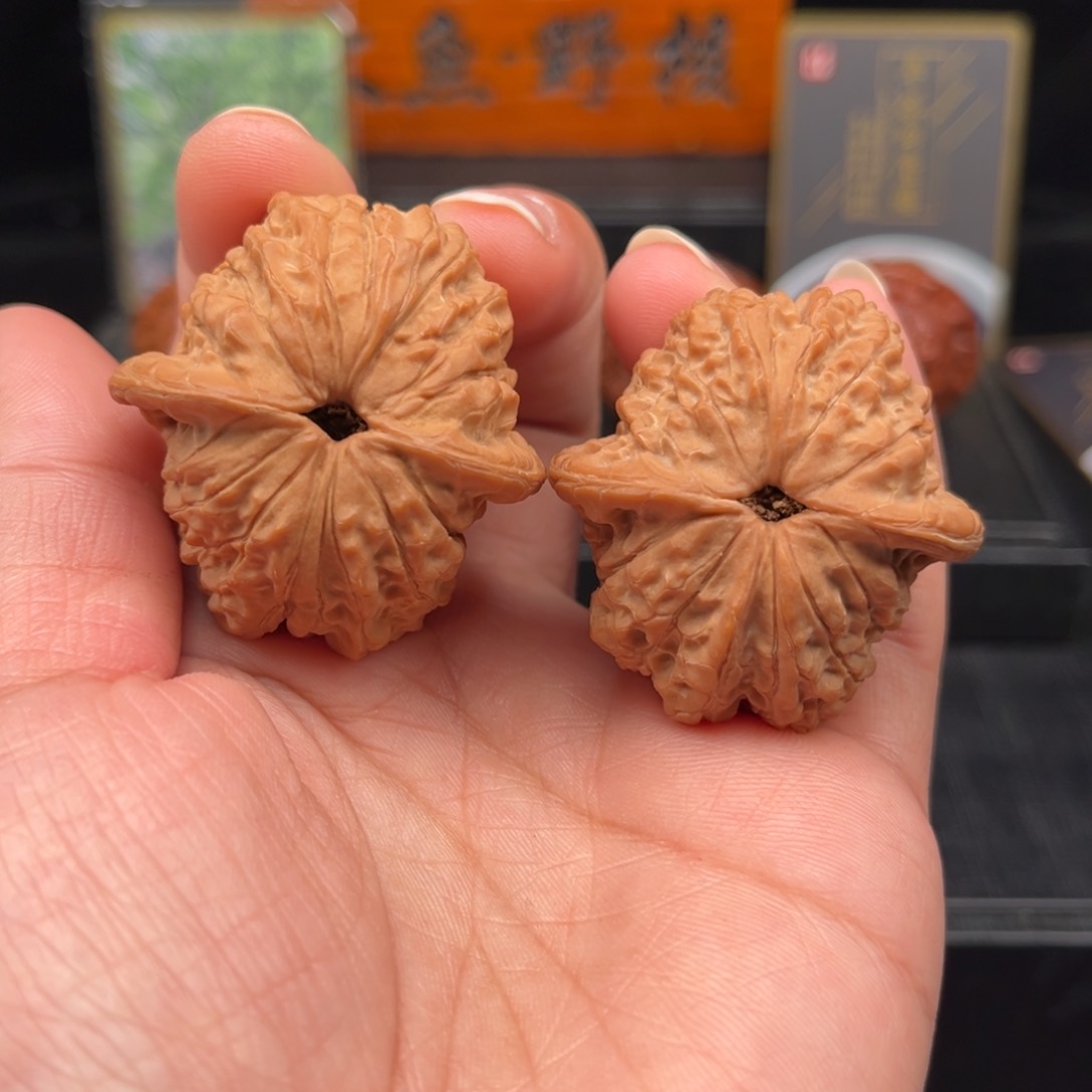 【闪购商品】文玩核桃吊坠原树血麒麟臻品