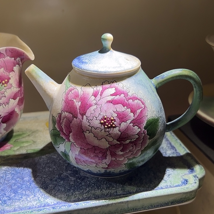 手绘牡丹壶520呀呀