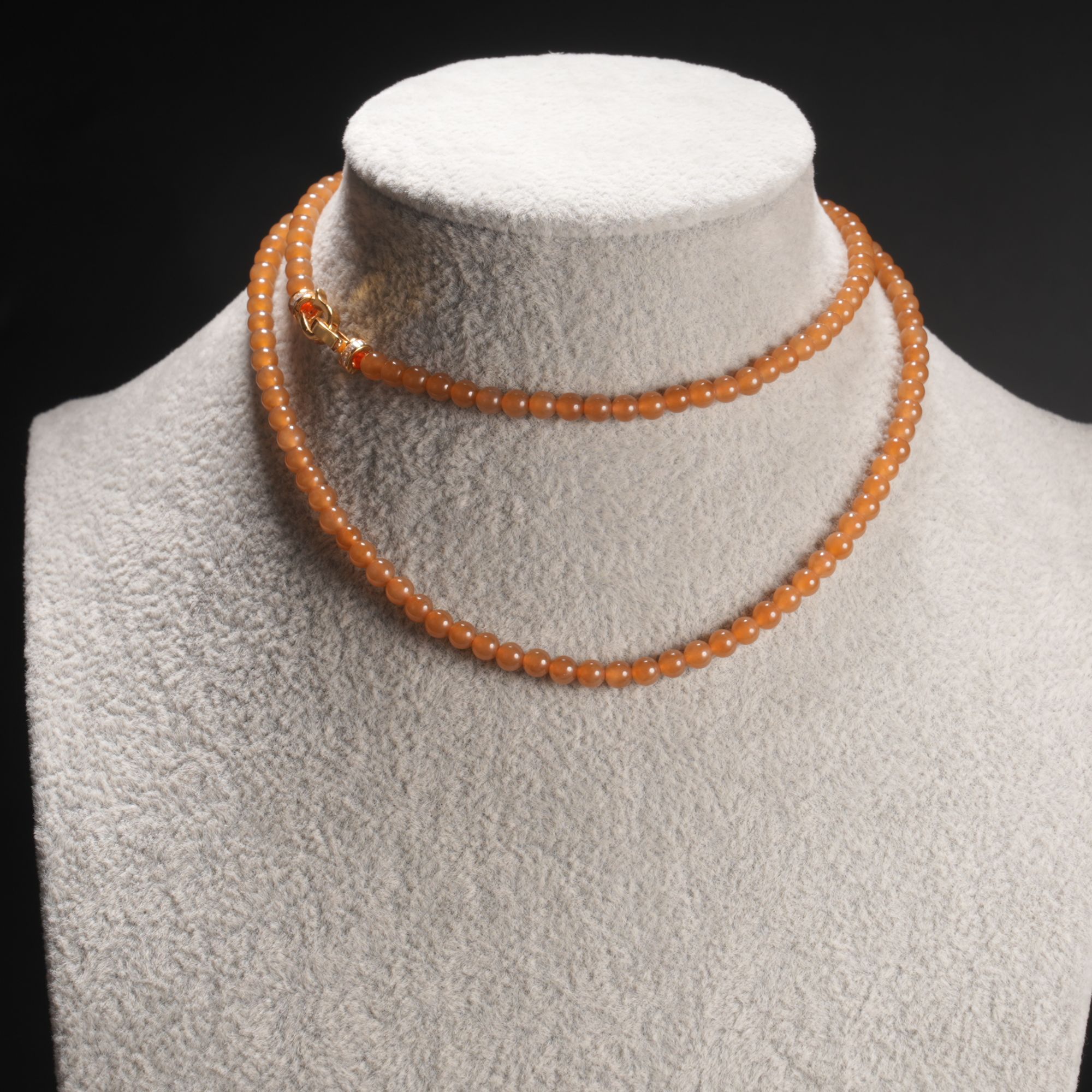 lot43且末糖圆珠项链(珠径3.9mm）