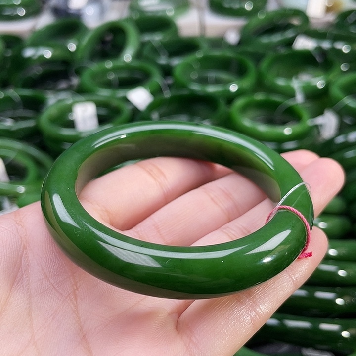 未镶嵌手镯和田玉（碧玉）