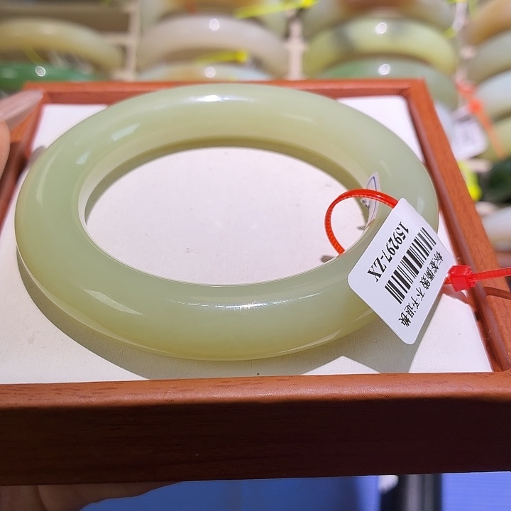 和田玉未镶嵌手镯56