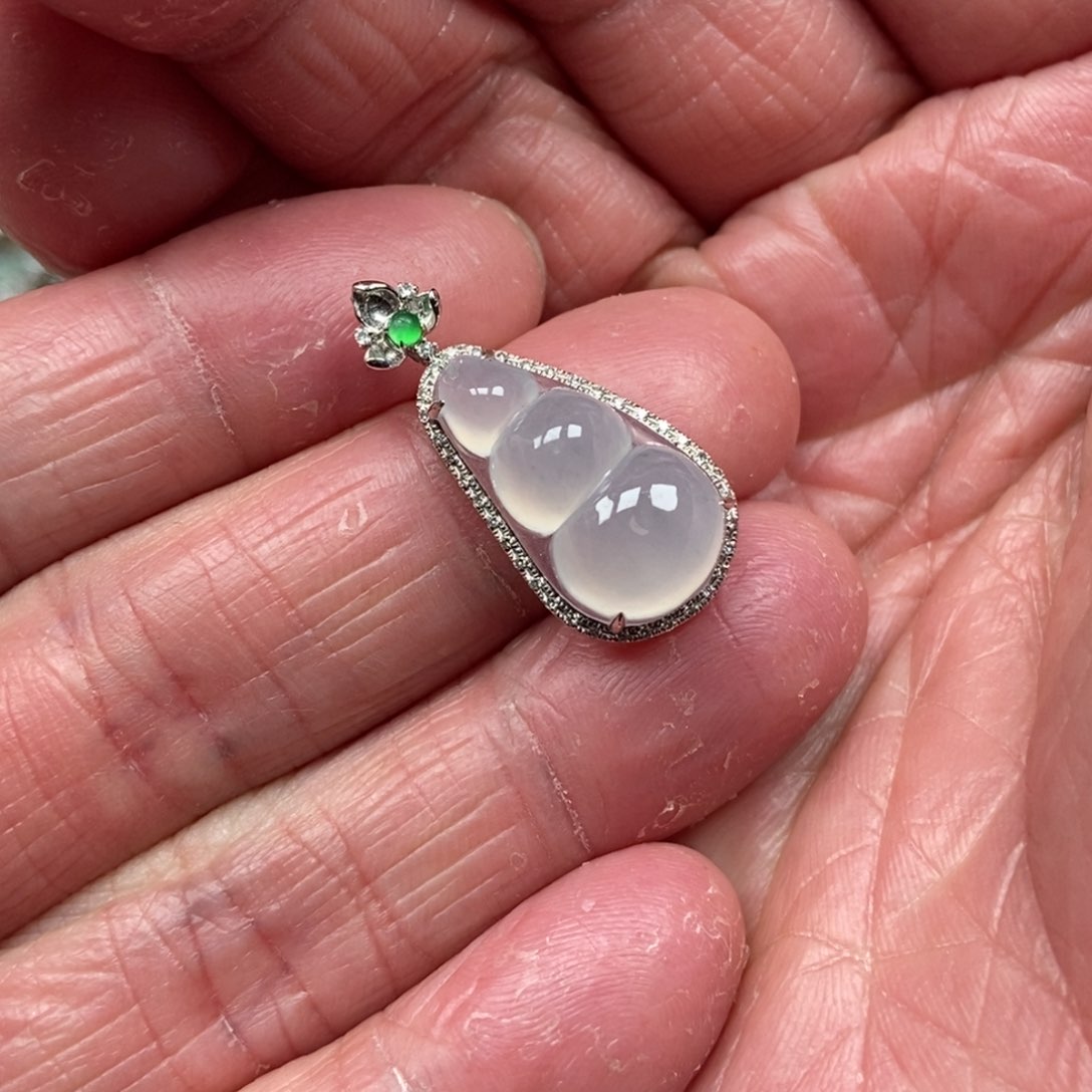 翡翠颈饰18K金镶嵌豆子