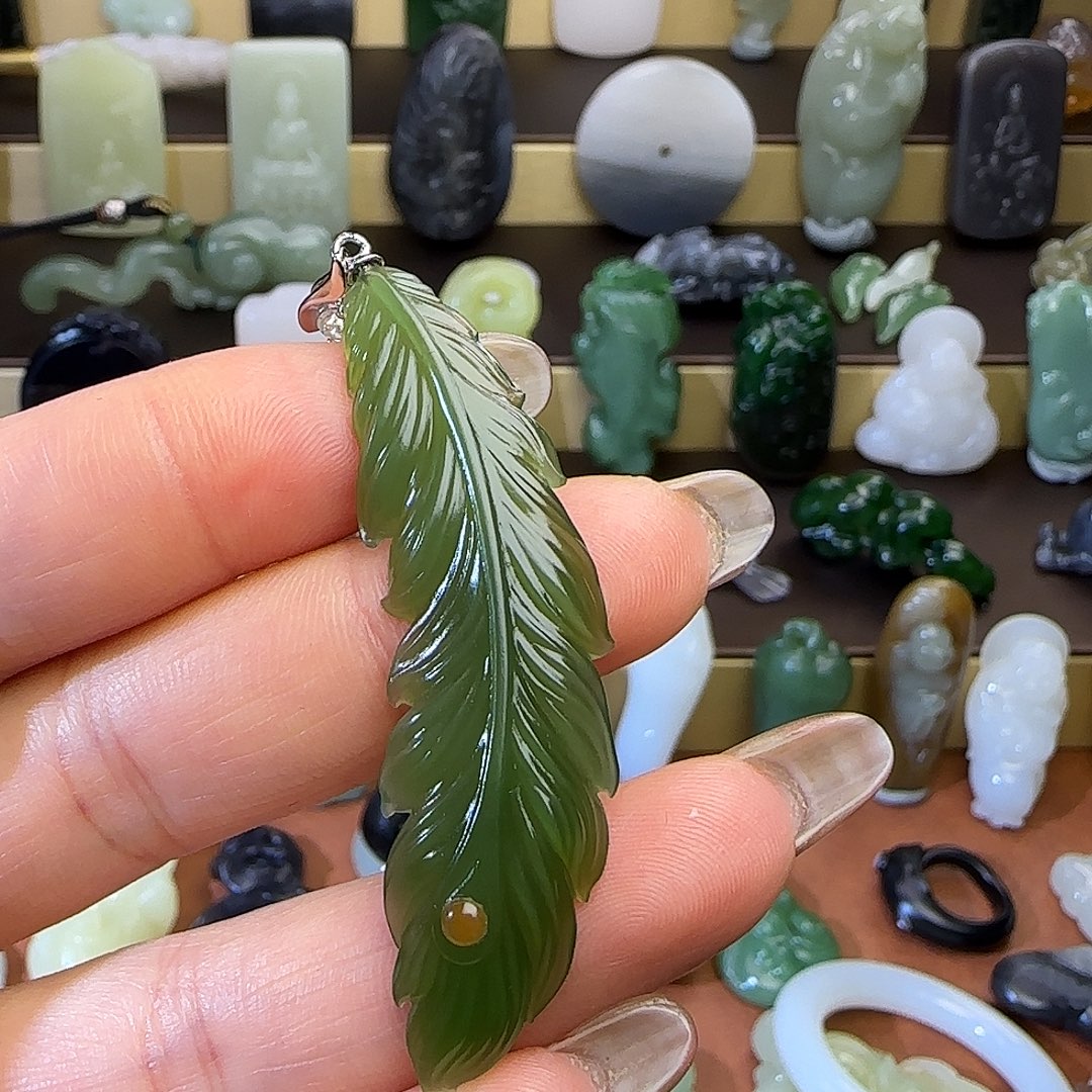 和田玉未镶嵌颈饰