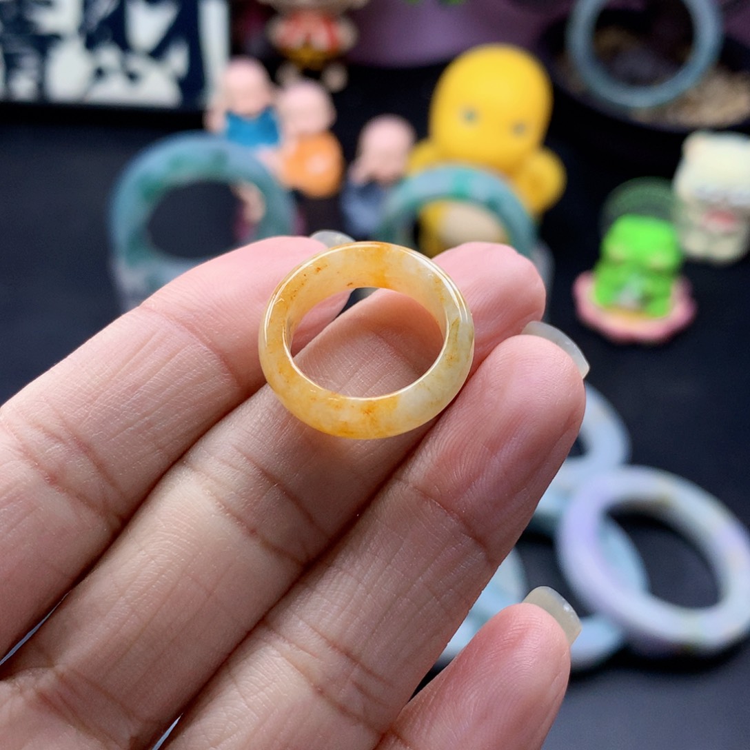 翡翠未镶嵌戒圈多样性发一