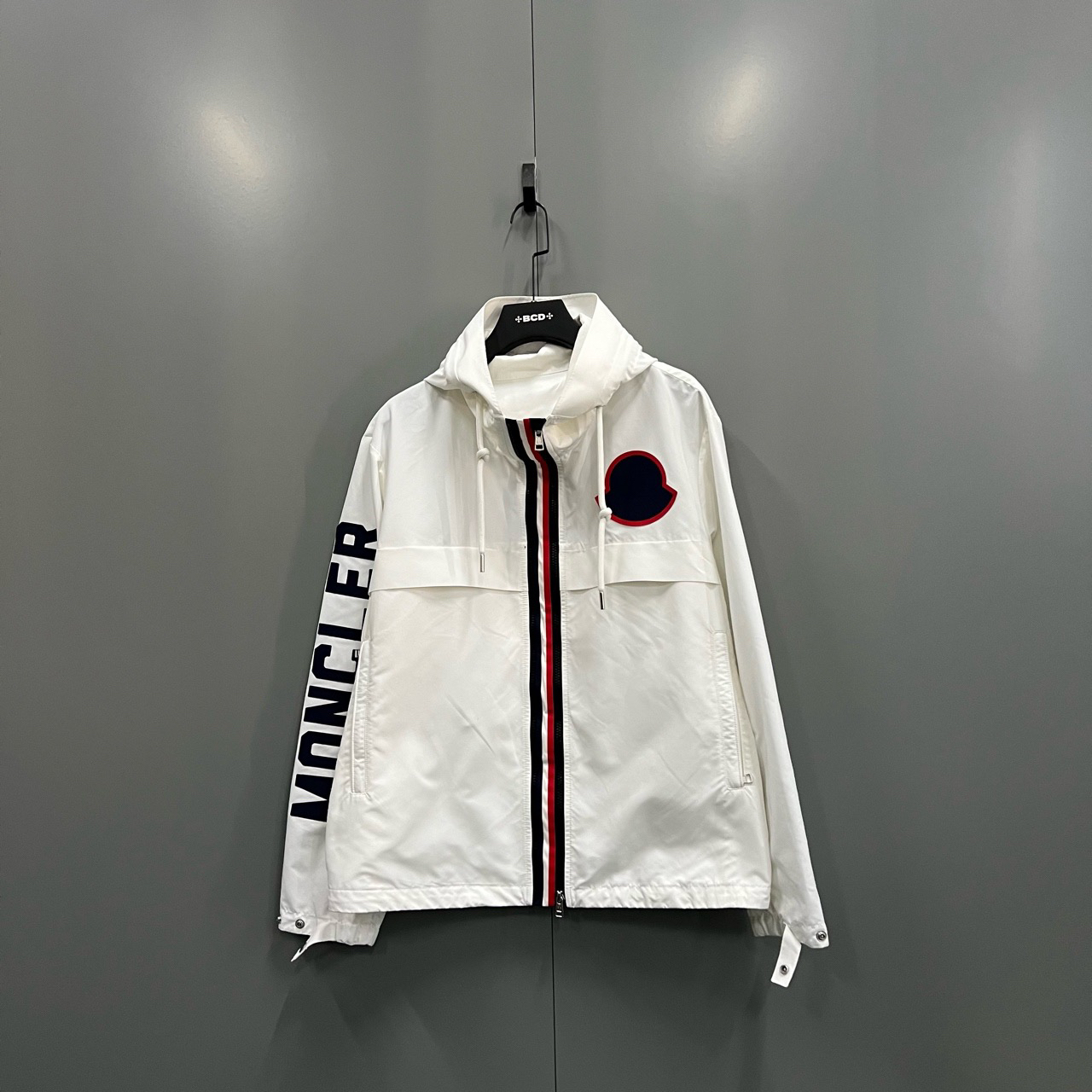 95新 MONCLER (ll) 徽标logo拉链外套 4码/012830 污渍