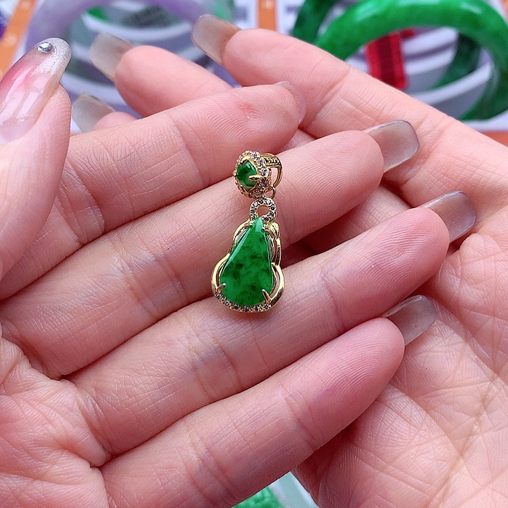 翡翠颈饰银S925镶嵌翡翠