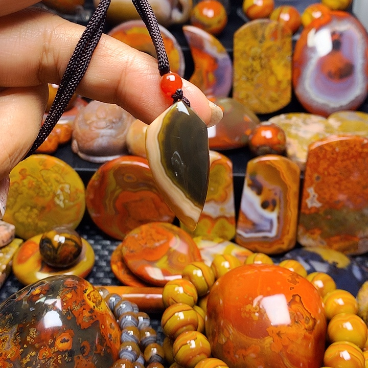 用***a玛瑙/玉髓合金颈饰