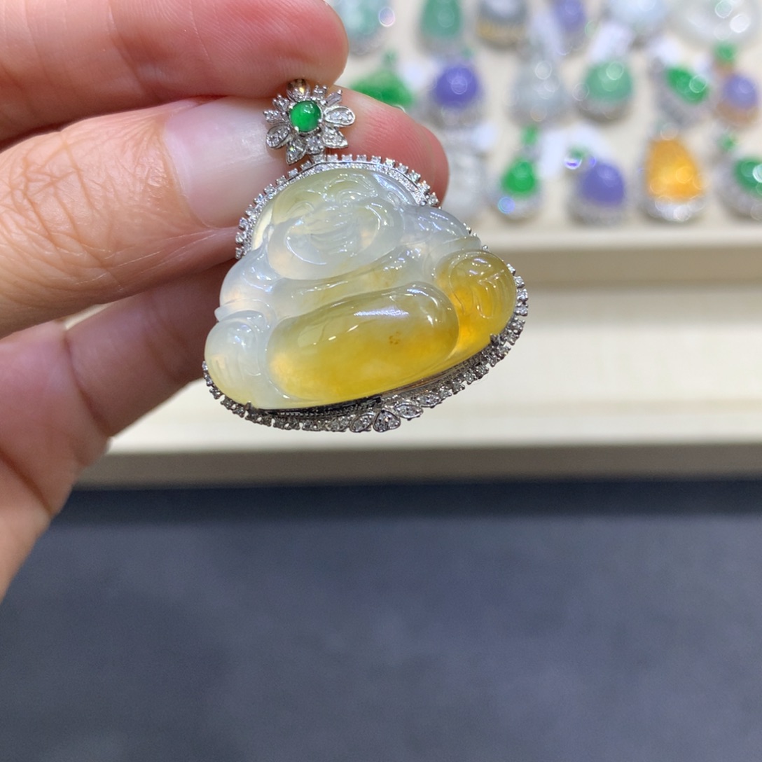 翡翠18K金镶嵌颈饰翡翠