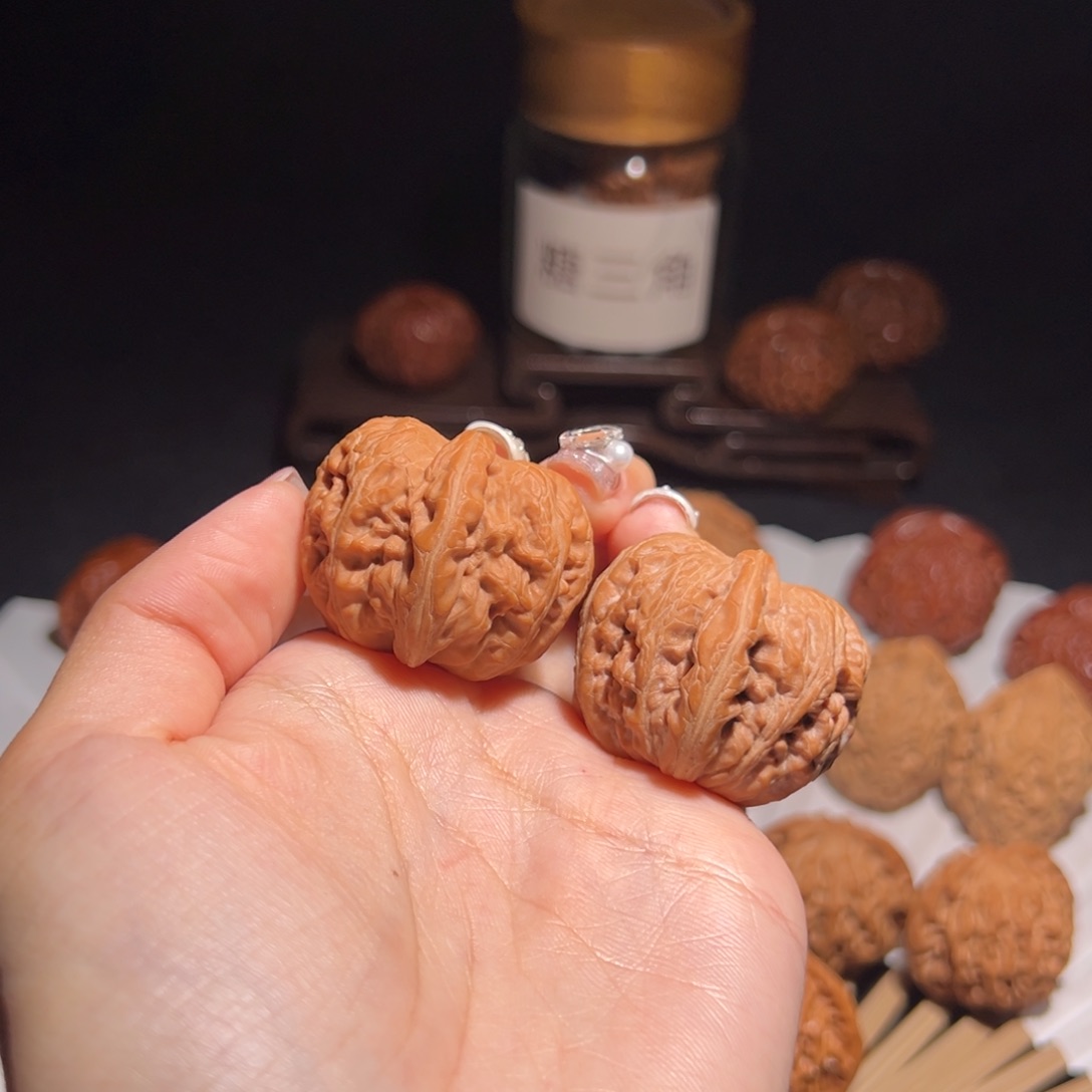 老***༽吊坠文玩核桃35元宝