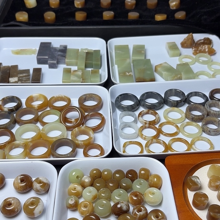 燃***皇和田玉（糖玉）未镶嵌颈饰