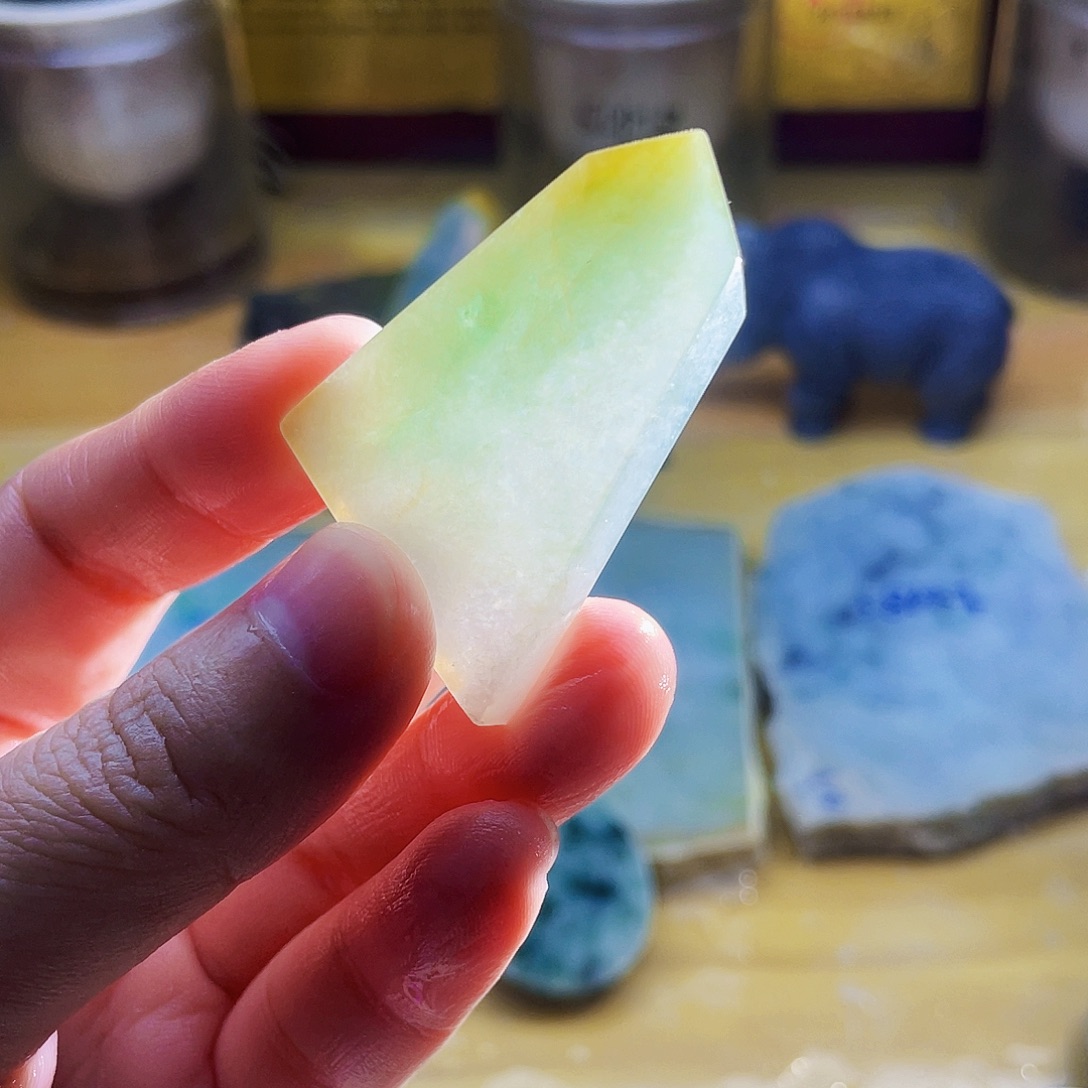 翡翠未镶嵌颈饰毛料20