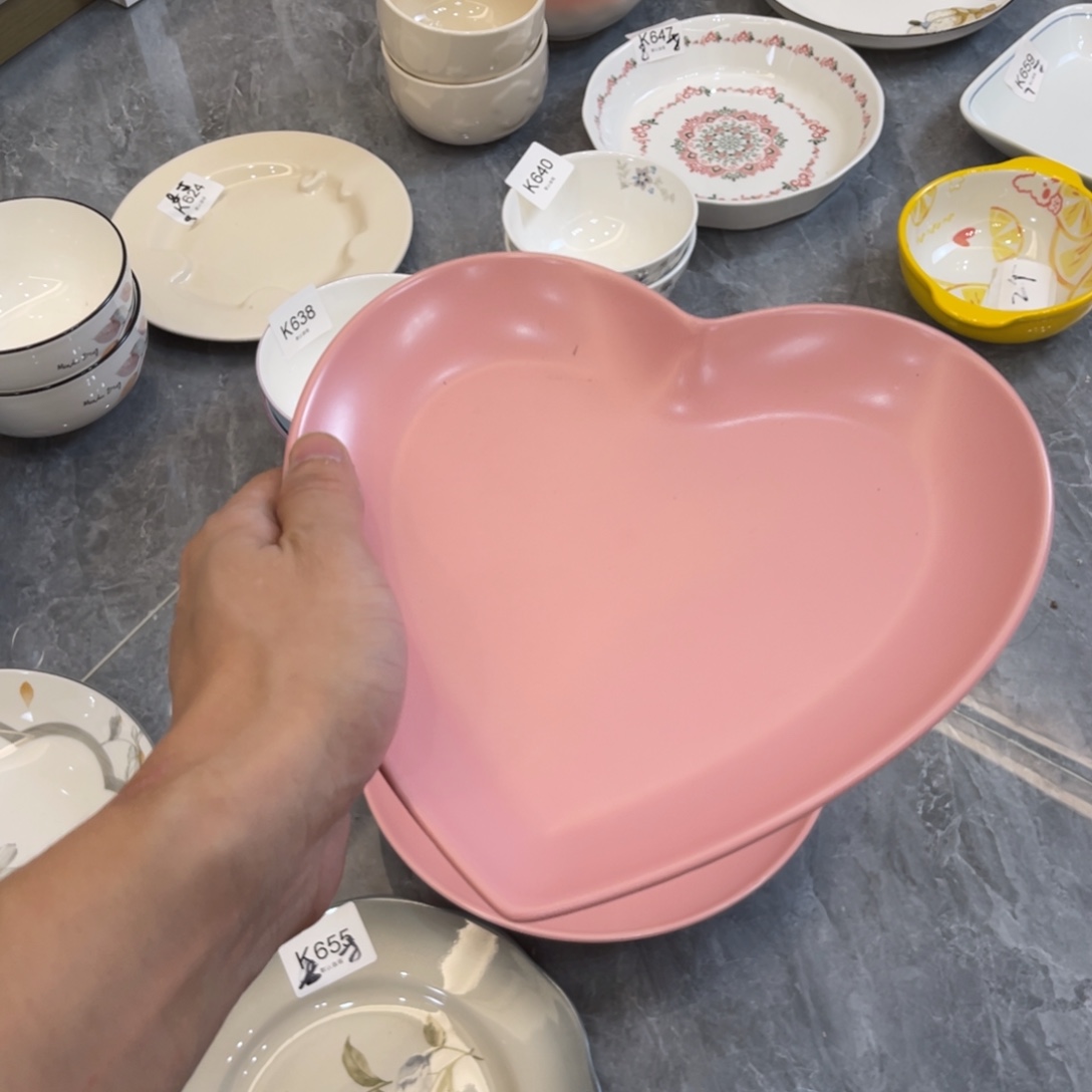 陶瓷微瑕餐具介意勿拍，满18飞！ 