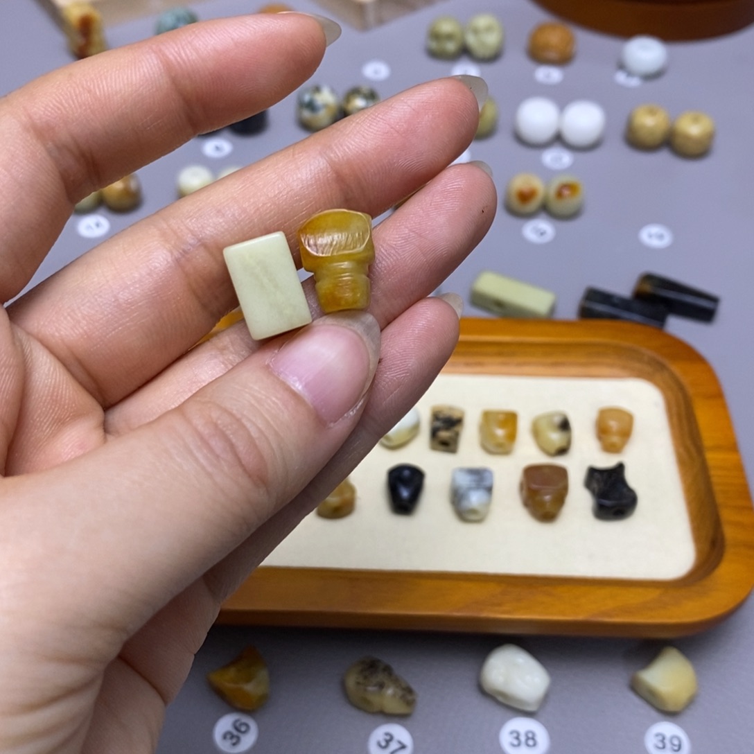 蛇纹石玉配饰合金做****猫