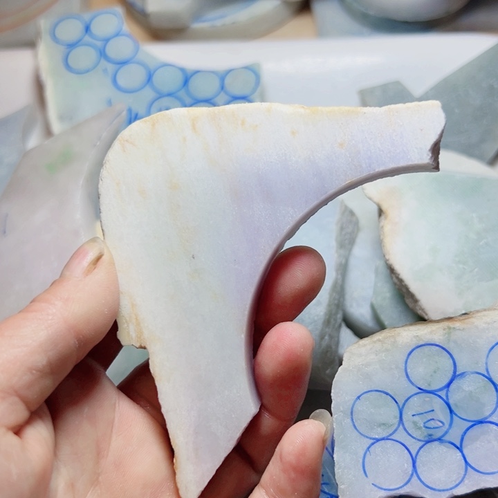 翡翠颈饰未镶嵌爱**楼