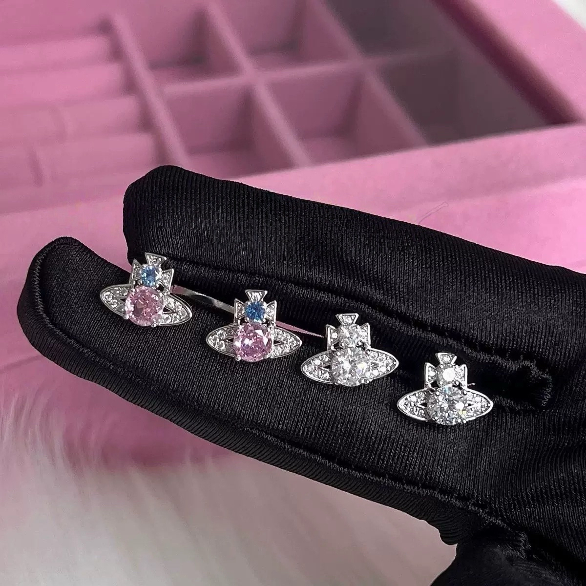 钛钢耳饰 土星耳钉轻奢小众饰品钛钢小耳骨钉养耳洞耳饰女男同款