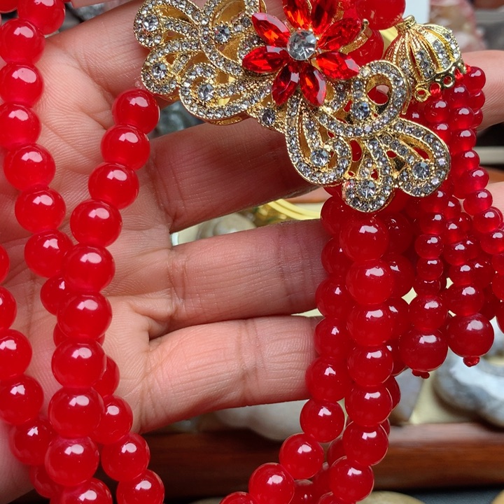 硅化珊瑚（珊瑚玉）颈饰未镶嵌