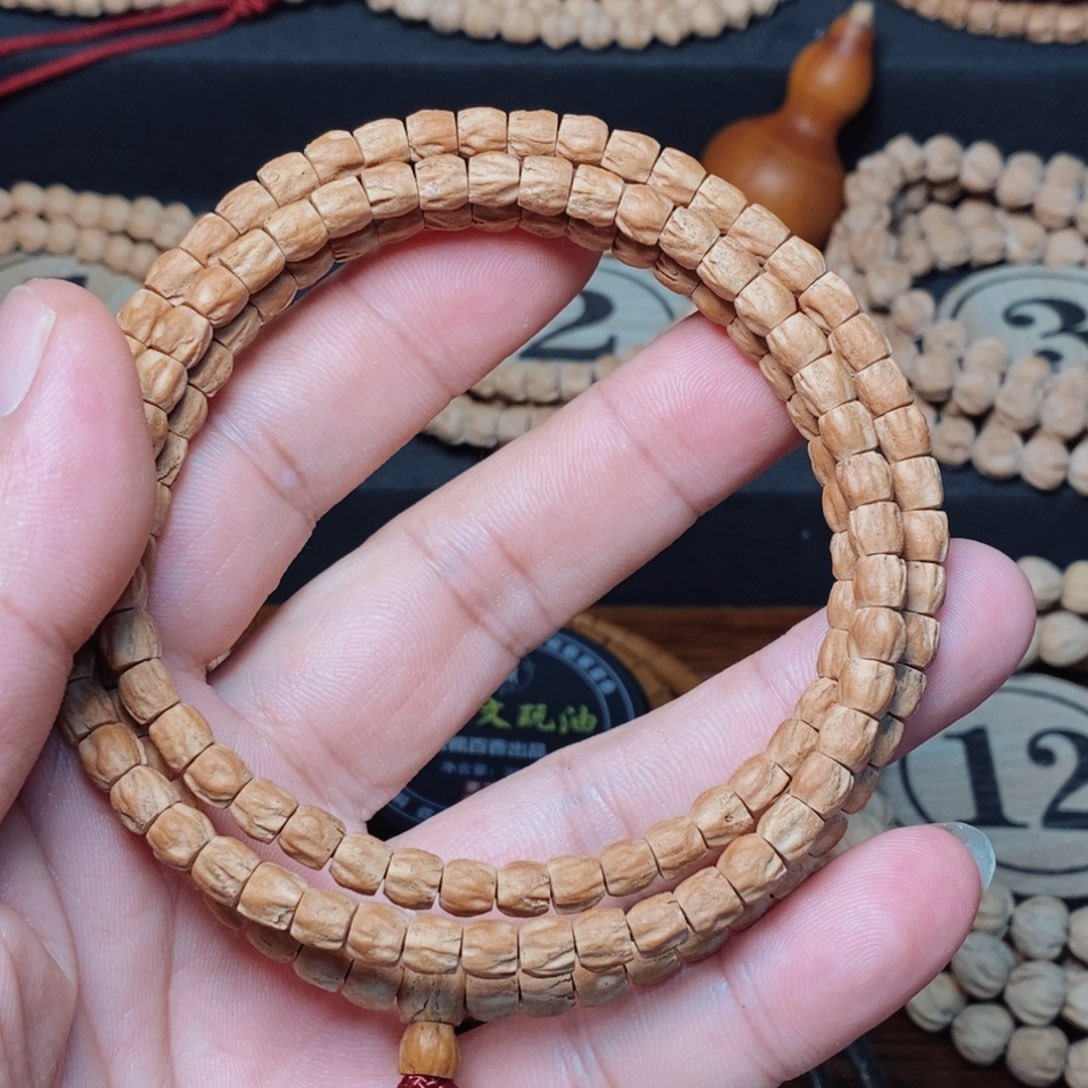 柏香籽/百香籽手串白*