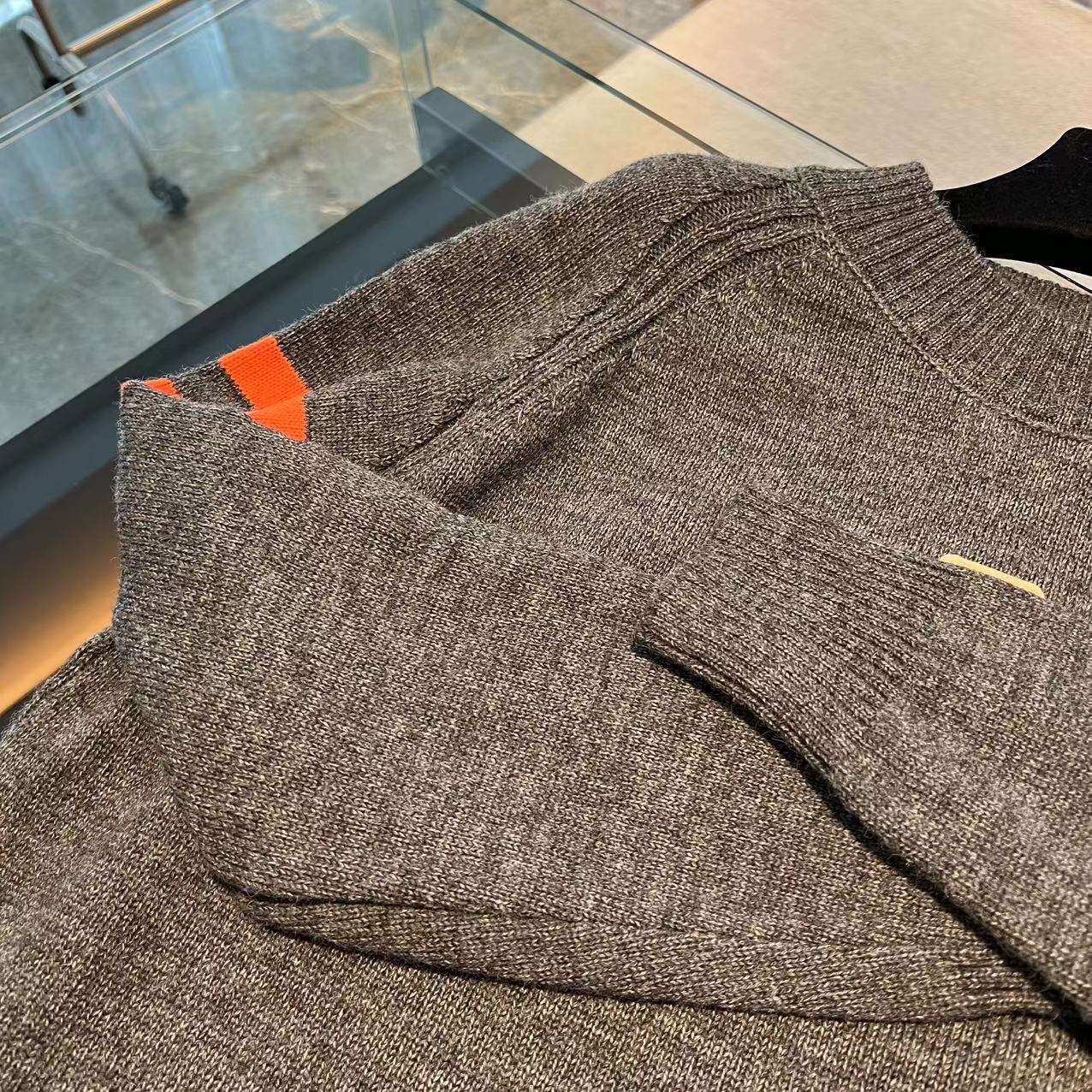 春季新款高级灰套头毛衣