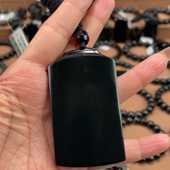 J***r和田玉未镶嵌手链