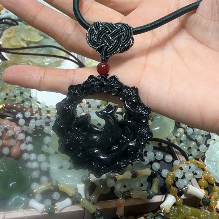 蛇纹石玉未镶嵌吊坠