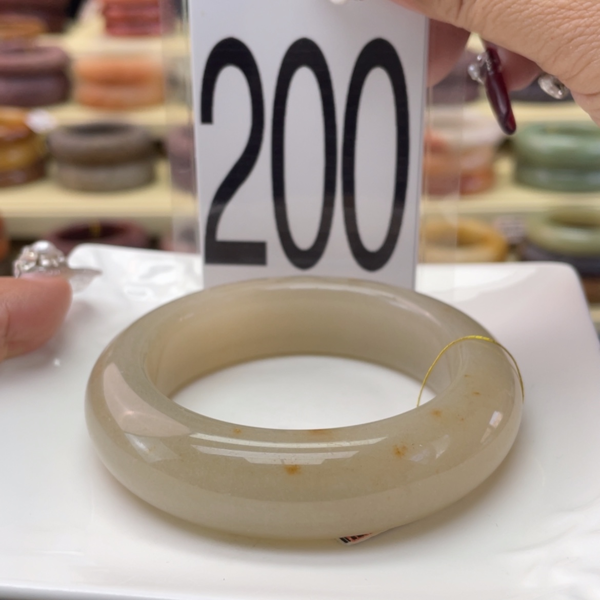 【闪购商品】石英质玉手镯未镶嵌