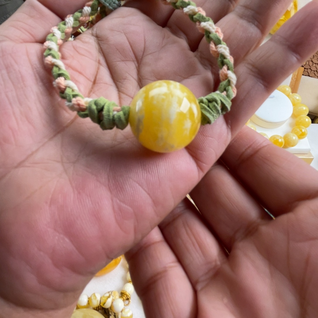 手链琥珀未镶嵌，