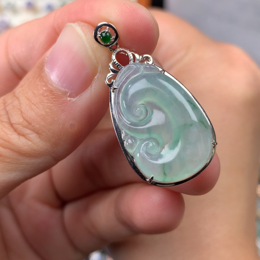 吊坠(不含链)18K金镶嵌翡翠