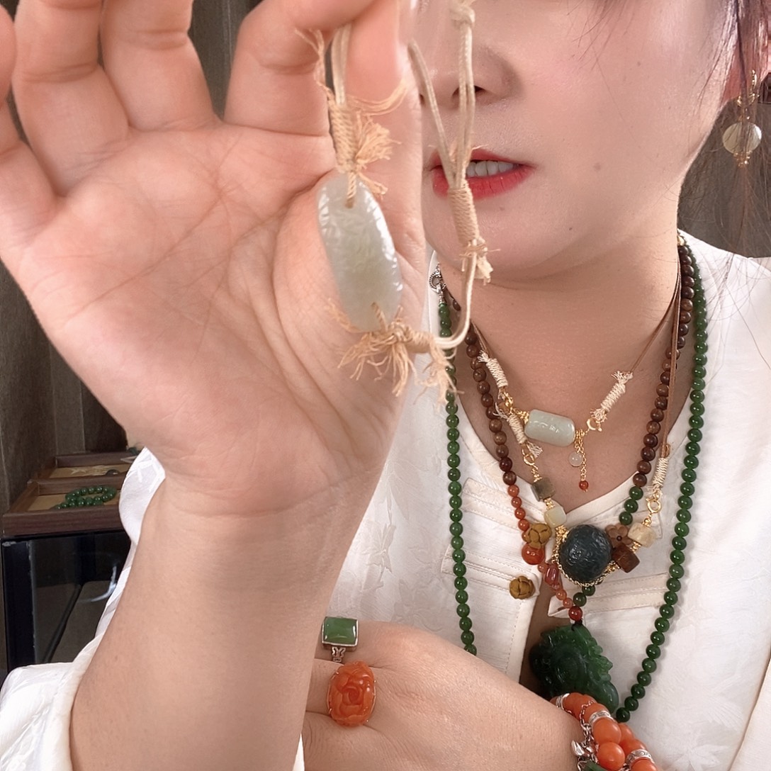 和田玉未镶嵌颈饰