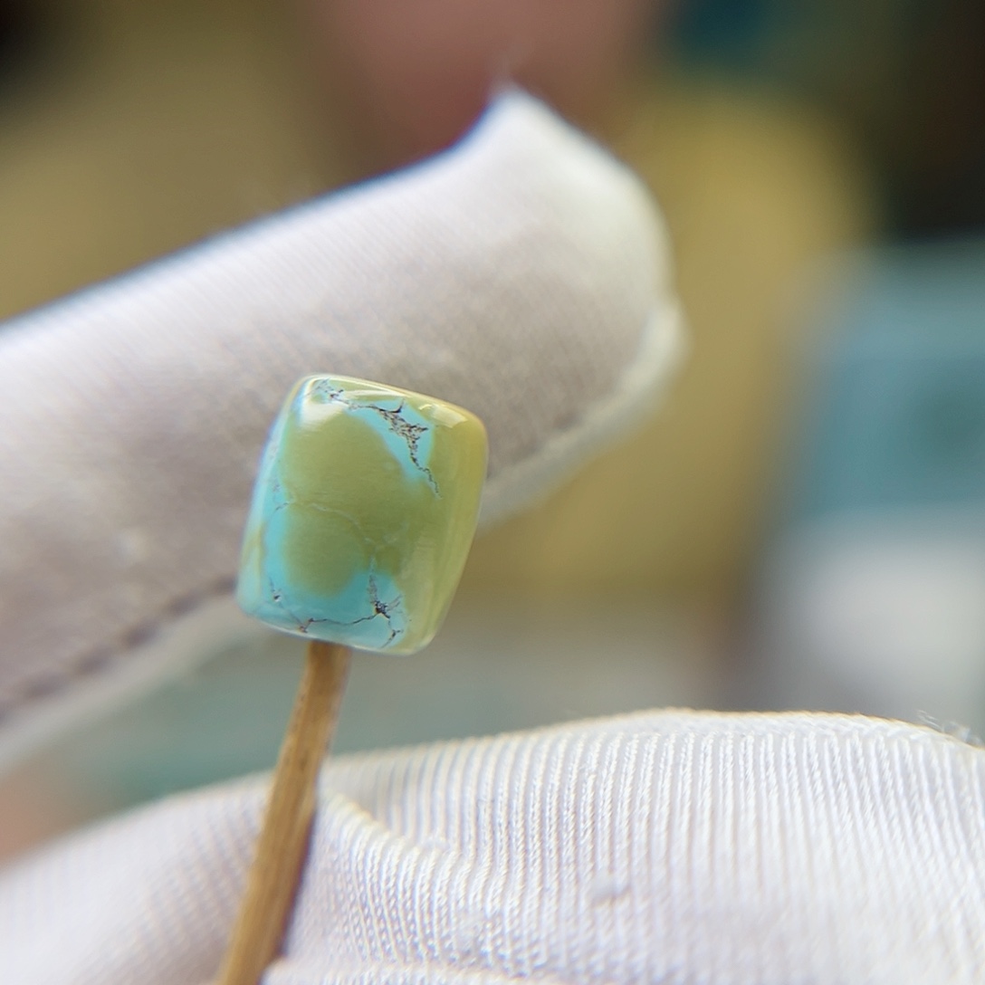 绿松石未镶嵌珠宝奇石8.9