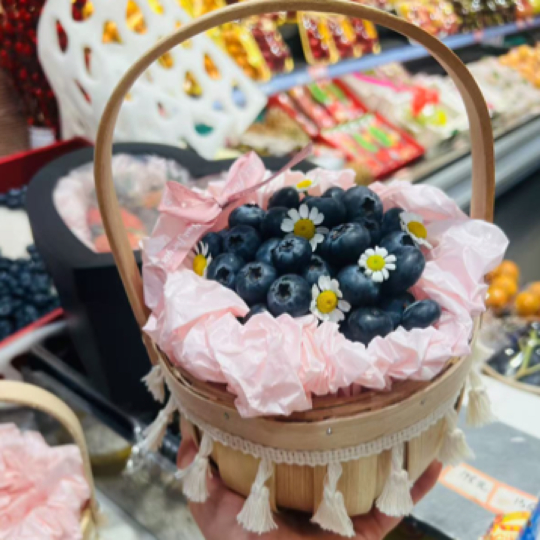 爱的抱抱蓝莓果篮
