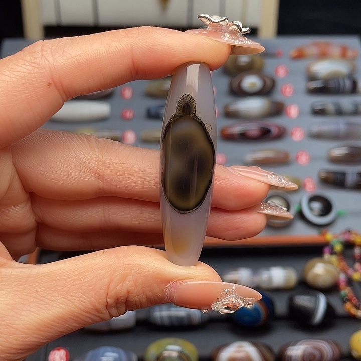 玛瑙/玉髓颈饰未镶嵌