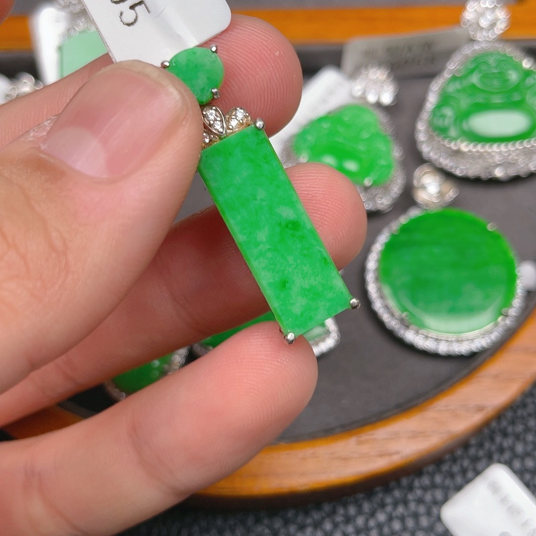 【闪购商品】翡翠吊坠(不含链)银S925镶嵌