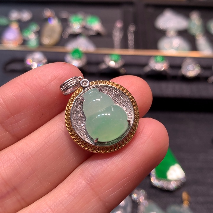 【闪购商品】颈饰18K金镶嵌翡翠翡翠