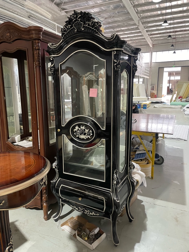 黑檀色亮面钢琴烤漆酒柜