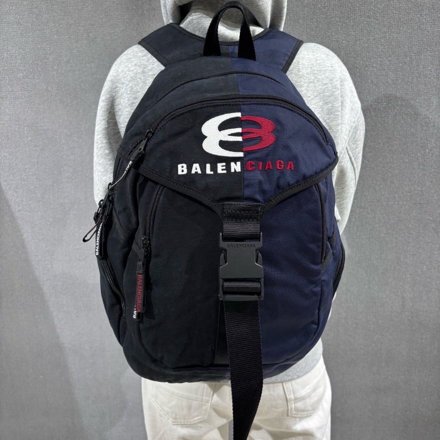 未使用 Balenciaga/巴黎世家 （pm）Unity黑蓝拼接双肩包 带吊/6201