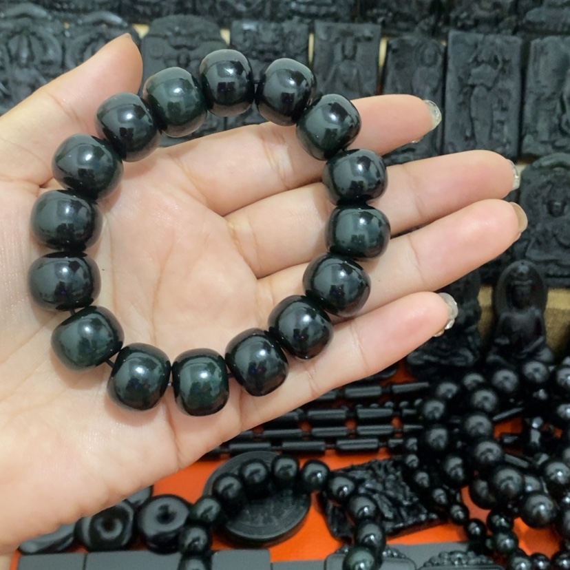 【闪购商品】未镶嵌蛇纹石玉颈饰勇**惧