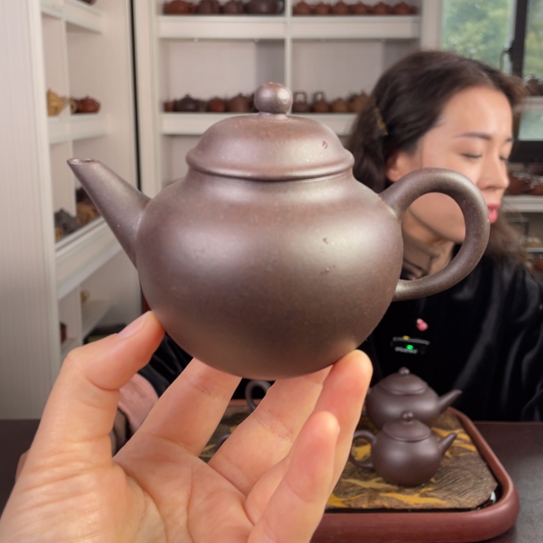 紫砂茶壶黑星土橄榄水平200cc