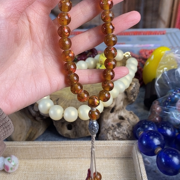 小***姐颈饰琉璃14896846979879900