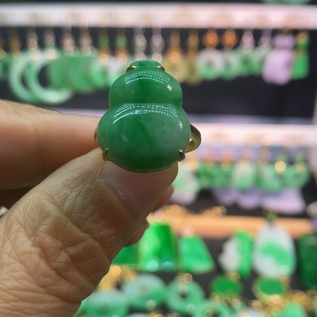 翡翠18K金镶嵌戒指戒指