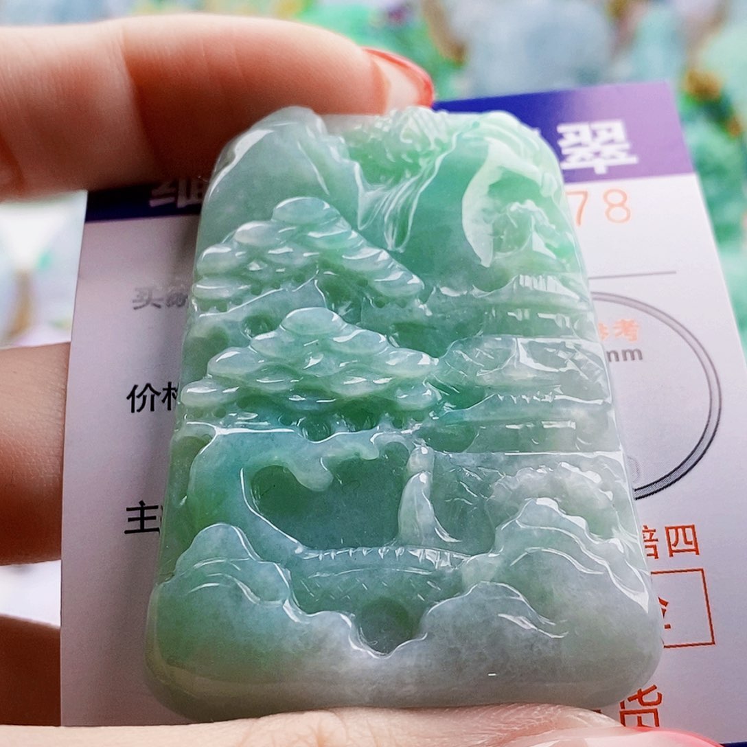 吊坠(不含链)未镶嵌翡翠